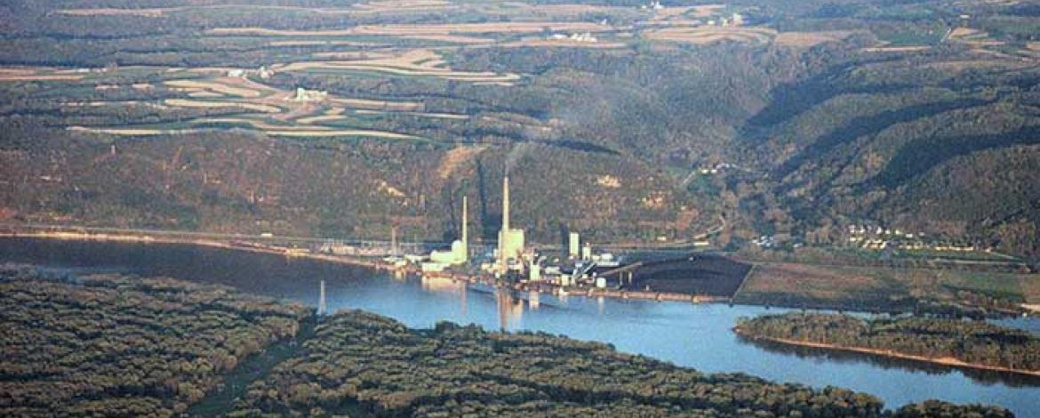 Aerial view of the La Crosse BWR plant on the Mississippi River